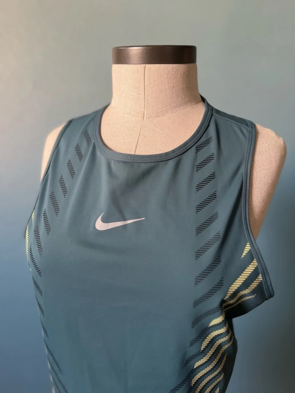 Nike Teal Crop Training Tank‎ with Silver Swoosh